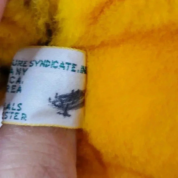 Vintage 1981 Garfield Sitting Stuffed Plush - Picture 9 of 10